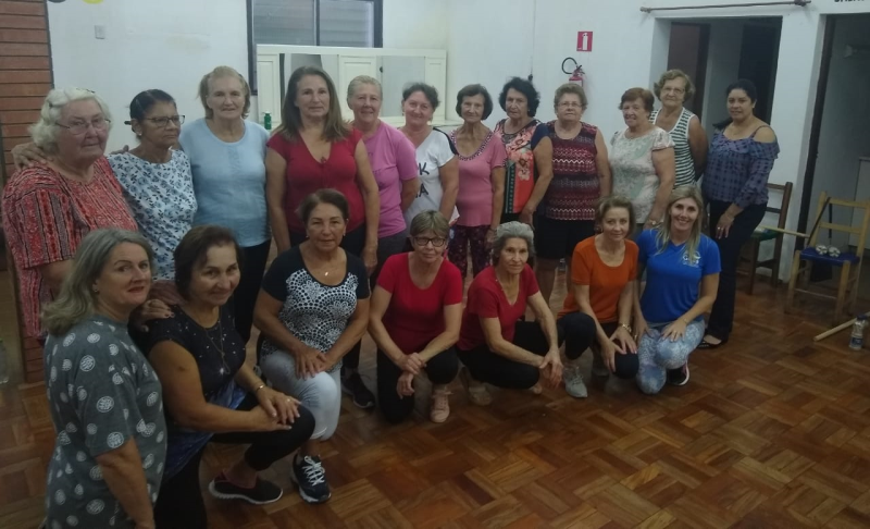 Grupo "De Bem com a Vida" realiza atividades físicas semanalmente